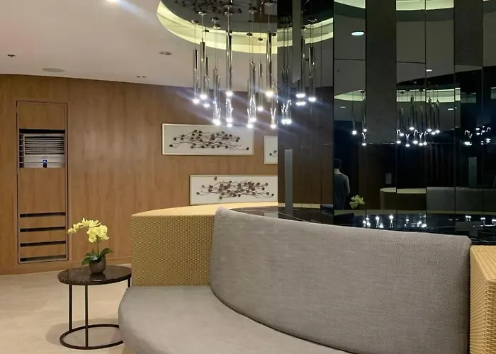 Apartamento 12 Minutes From Mall Of - Spacious With Balcony & Hot Shower