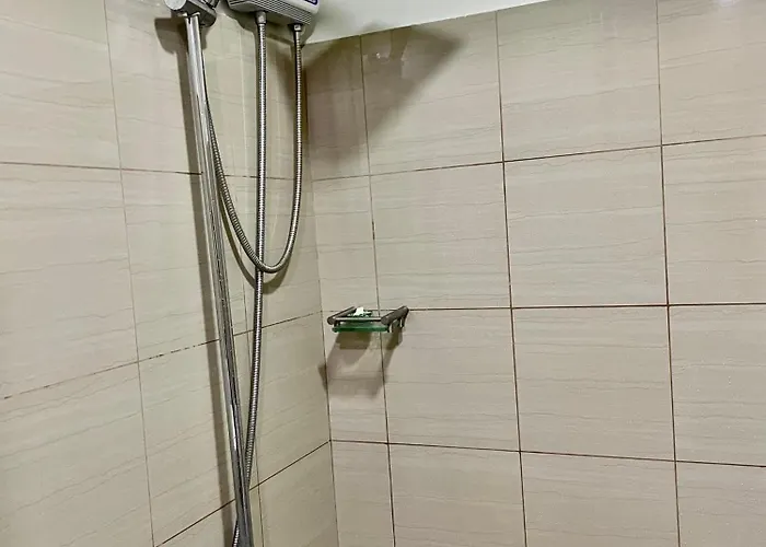12 Minutes From Mall Of - Spacious With Balcony & Hot Shower Apartamento