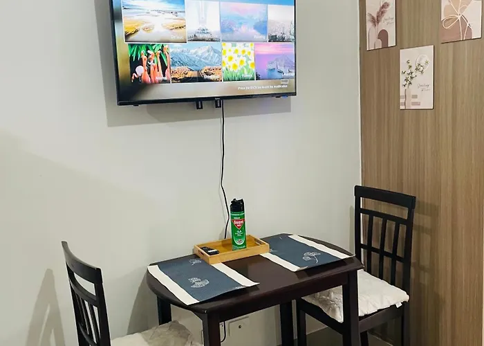 12 Minutes From Mall Of - Spacious With Balcony & Hot Shower *